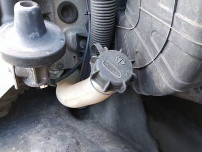 Freightliner Cascadia 125 Windshield Washer Reservoir