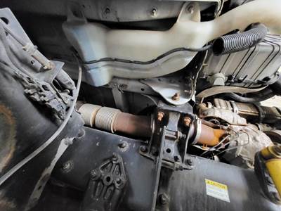 Freightliner Cascadia 125 Windshield Washer Reservoir