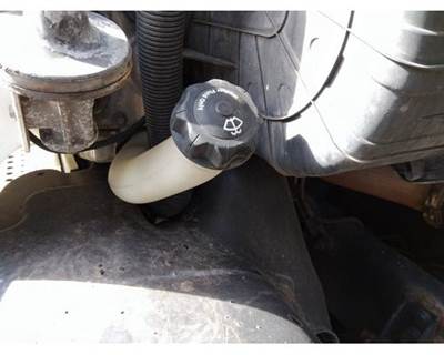 Freightliner Cascadia 125 Windshield Washer Reservoir