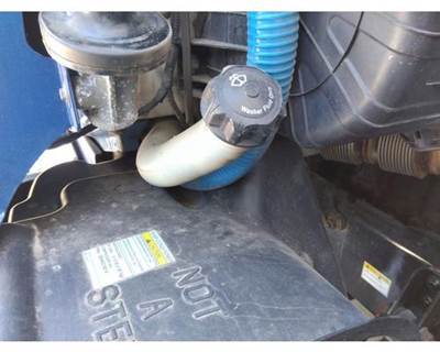 Freightliner Cascadia 125 Right Windshield Washer Reservoir
