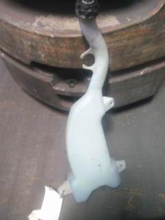 Freightliner Cascadia 126 Windshield Washer Reservoir