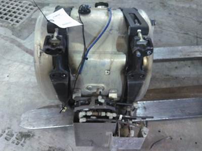 Freightliner Cascadia 126 Windshield Washer Reservoir