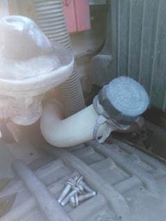 Freightliner Cascadia 126 Right Windshield Washer Reservoir