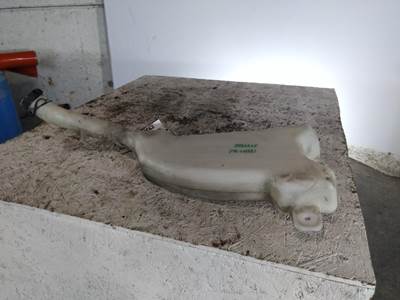 Freightliner Cascadia 126 Windshield Washer Reservoir