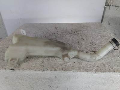 Freightliner Cascadia 126 Windshield Washer Reservoir