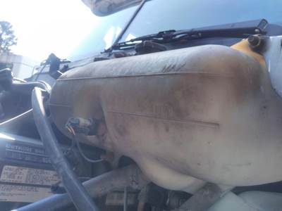 Freightliner Century Class 120 Windshield Washer Reservoir for a Freightliner CENTURY 120