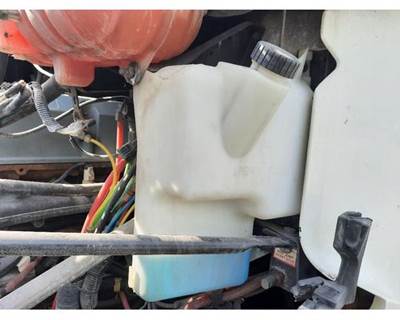 Freightliner Century Class 120 Windshield Washer Reservoir for a Freightliner CENTURY 120