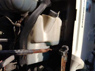 Freightliner Columbia 120 Windshield Washer Reservoir