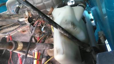 Freightliner Columbia 120 Left Windshield Washer Reservoir