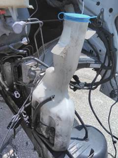 Freightliner Sprinter 3500 Windshield Washer Reservoir