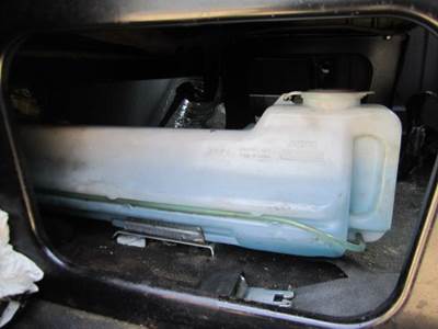 Hino 268 Windshield Washer Reservoir