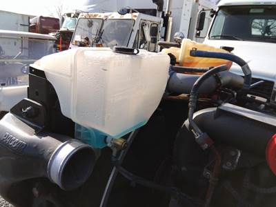 Kenworth T680 Windshield Washer Reservoir