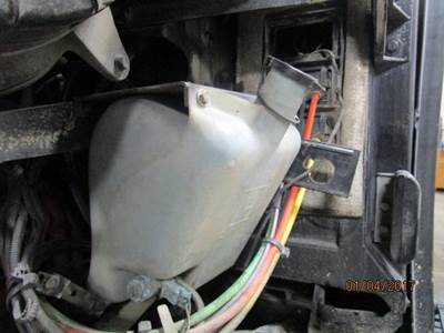 Kenworth T700 Windshield Washer Reservoir