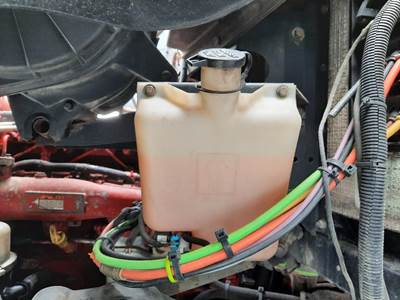 Kenworth T700 Windshield Washer Reservoir