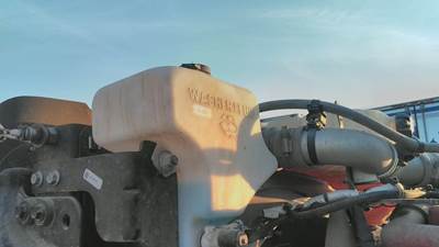 Peterbilt 365 Windshield Washer Reservoir