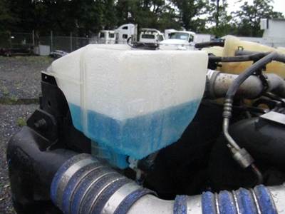 Peterbilt 579 Windshield Washer Reservoir