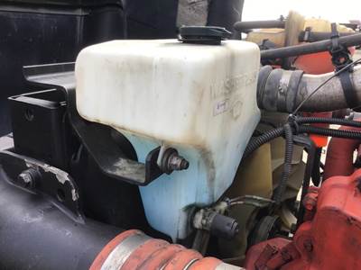Peterbilt 579 Windshield Washer Reservoir