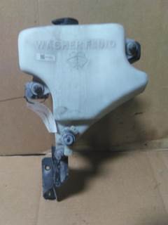Peterbilt 579 Windshield Washer Reservoir