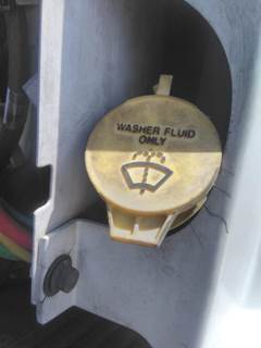 Volvo VNL Windshield Washer Reservoir