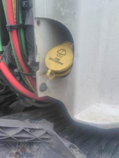 Volvo VNL Windshield Washer Reservoir
