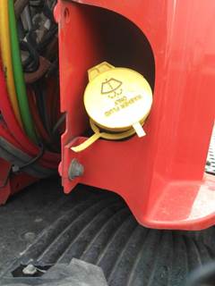 Volvo VNL Windshield Washer Reservoir