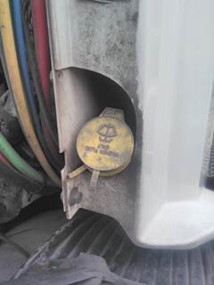 Volvo VNL Windshield Washer Reservoir