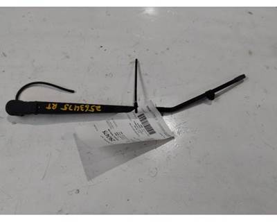 Freightliner Cascadia 113 Right Windshield Wiper Arm