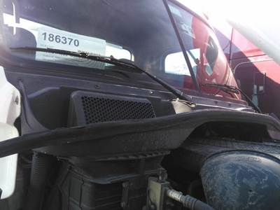 Freightliner Cascadia 125 Windshield Wiper Arm for a Freightliner CASCADIA 125 2018-UP