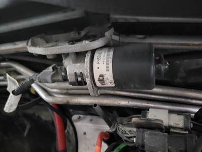 Freightliner Cascadia 125 Windshield Wiper Arm