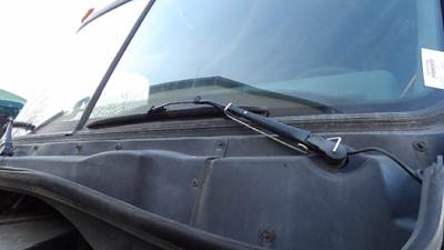 Freightliner Cascadia 125 Left Windshield Wiper Arm