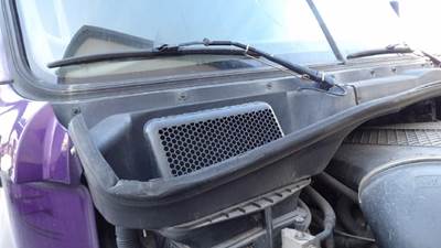 Freightliner Cascadia 125 Right Windshield Wiper Arm