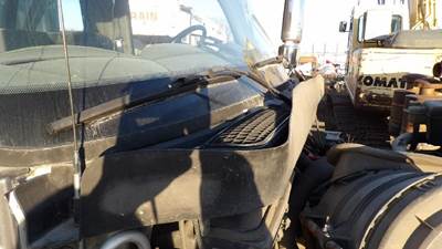 International 7400 Right Windshield Wiper Arm