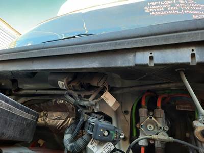 International LT Right Windshield Wiper Arm