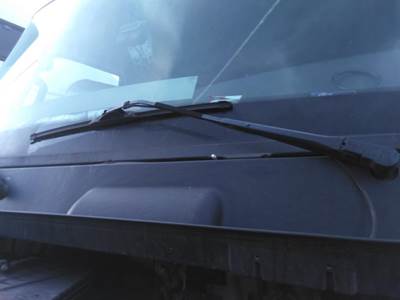 International LT Left Windshield Wiper Arm