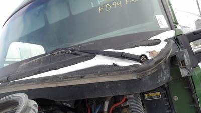 Kenworth T680 Left Windshield Wiper Arm