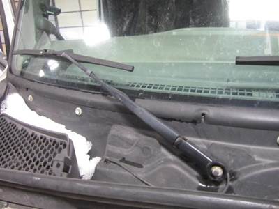 Peterbilt 579 Right Windshield Wiper Arm