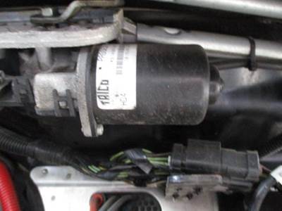 Freightliner Cascadia 125 Windshield Wiper Motor