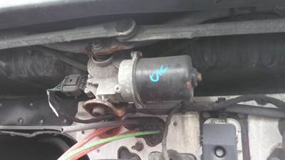 Freightliner Cascadia 126 Left Windshield Wiper Motor