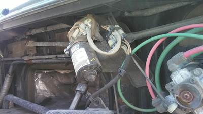 Volvo VNL Left Windshield Wiper Motor