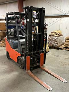 2017 Toyota 8FGCU18 Cushion Tire Forklift - Sideshifter VERY LOW 116 HOURS
