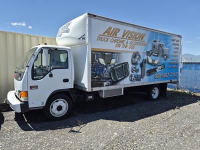 GMC W5500 Box Truck - 175HP, Automatic, Liftgate