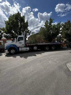 Kenworth T680 Tri Axle Flatbed Truck - 405HP, 18 Speed Automatic
