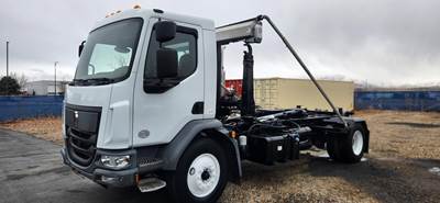 Kenworth K370 Single Axle Hooklift Truck - Cummins, 300HP, 6 Speed Allison Rds Automatic