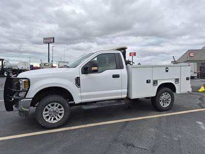 Ford F-350 XL Mechanic / Service Truck - 6.7L POWER STROKE, 440HP