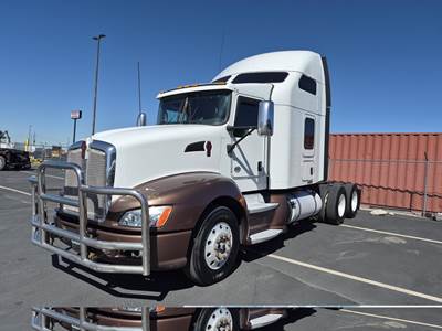 Kenworth T660 Sleeper Semi Truck - Raised Roof Sleeper, Cummins 550HP, 18 Speed Manual