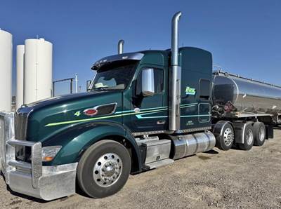 Peterbilt 579 Tri Axle Sleeper Semi Truck - Mid Roof Sleeper, Cummins 565HP, 13 Speed Ultrashift Amt