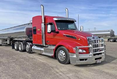 Peterbilt 579 Tri Axle Sleeper Semi Truck - Mid Roof Sleeper, Cummins 565HP, 13 Speed Ultrashift Amt