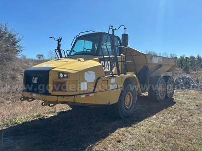2014 Caterpillar 725C 6x6 Articulated Dump Truck