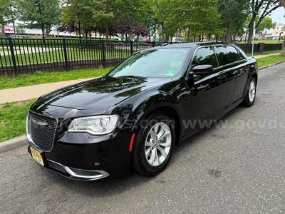 2016 Chrysler 300 Limited Anniversary Limousine