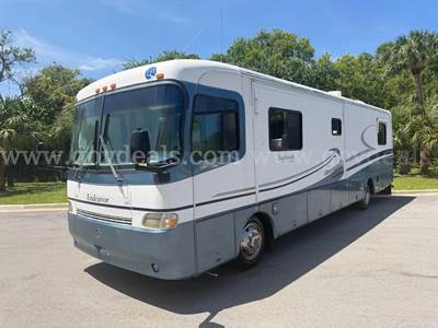 FREIGHTLINER X LINE MOTORHOME 5.9L L6 DIESEL.